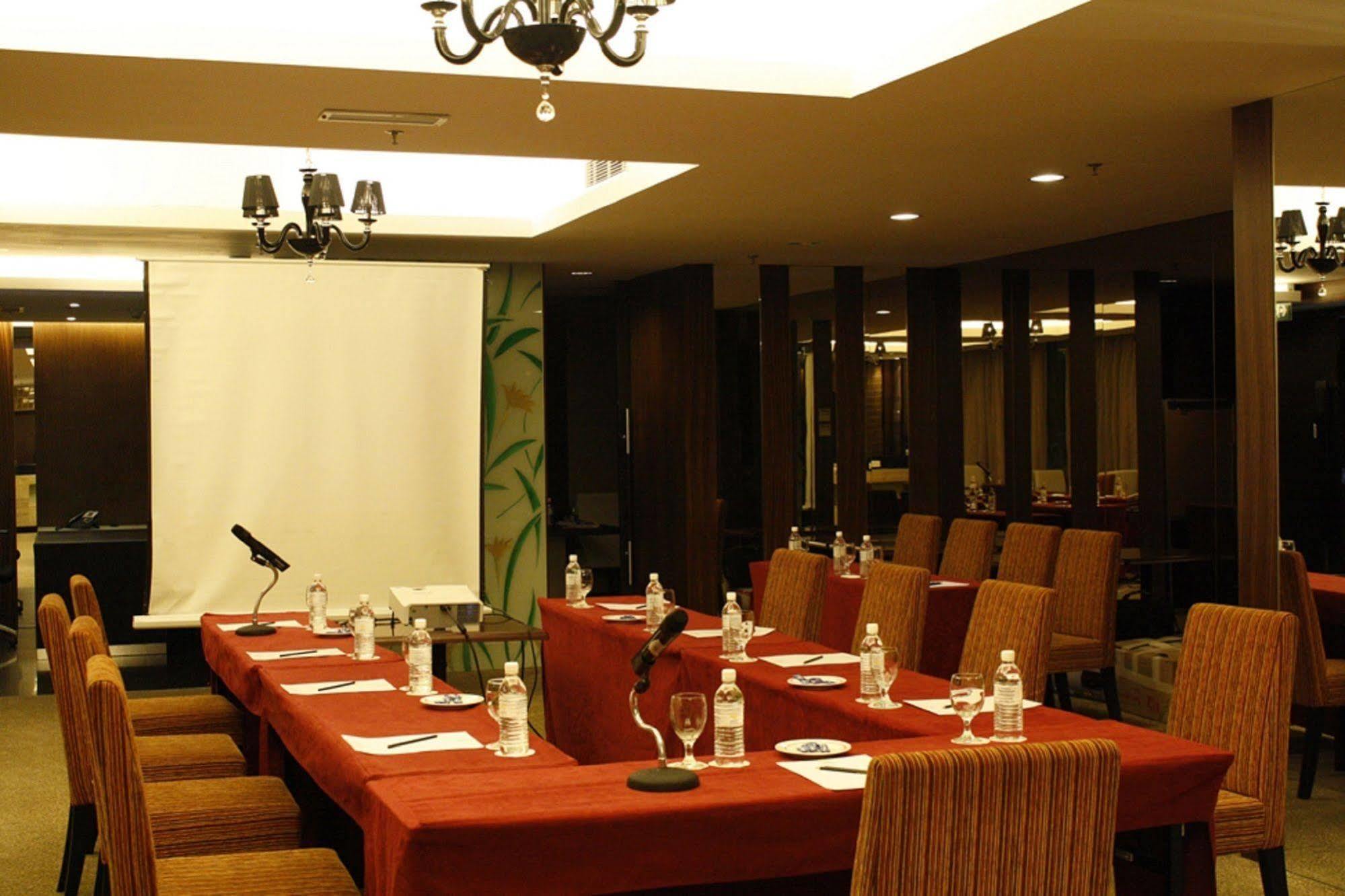 Grand Borneo Hotel Kota Kinabalu Exterior photo